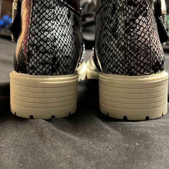 Over ankle high boots - Picture 4 of 7